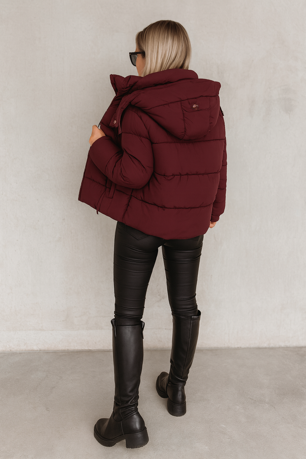 Lotte Cropped Puffer Jacket – Warm Hooded Quilted Winter Coat for Women