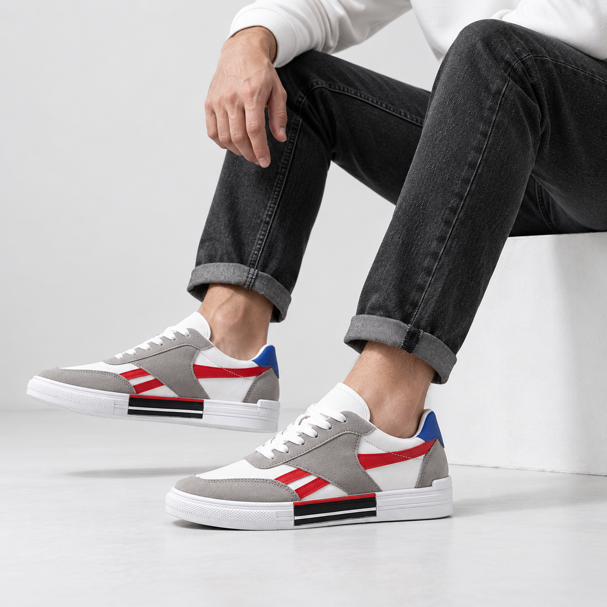 Men's Striped Low-Top Sneakers