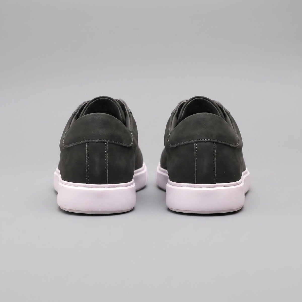 Men's Low-Top Suede Sneakers