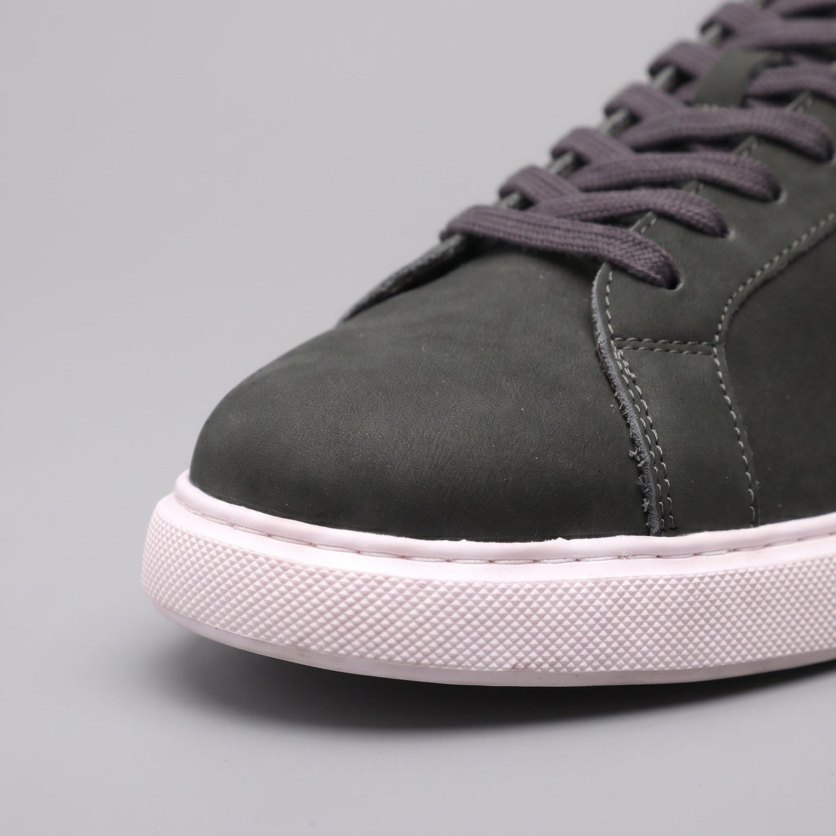 Men's Low-Top Suede Sneakers