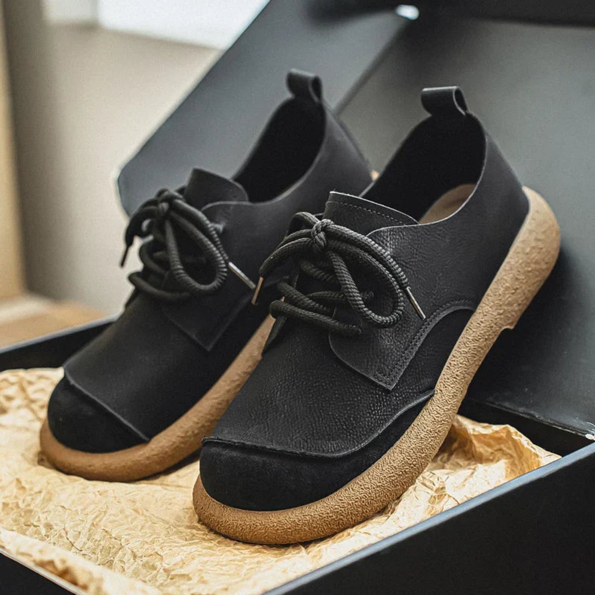 Men's Wide-Toe Lace-Up Casual Walking Shoes