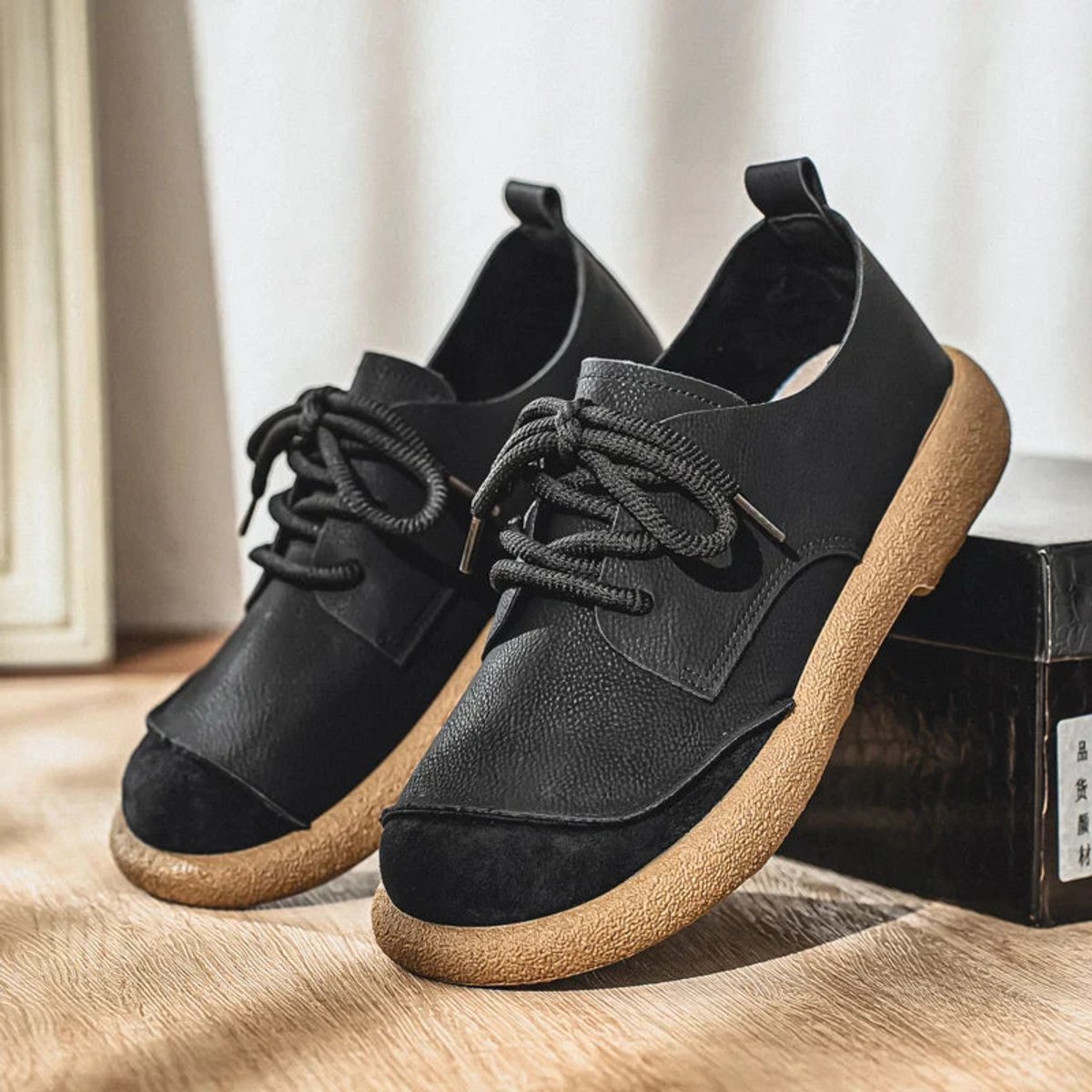 Men's Wide-Toe Lace-Up Casual Walking Shoes